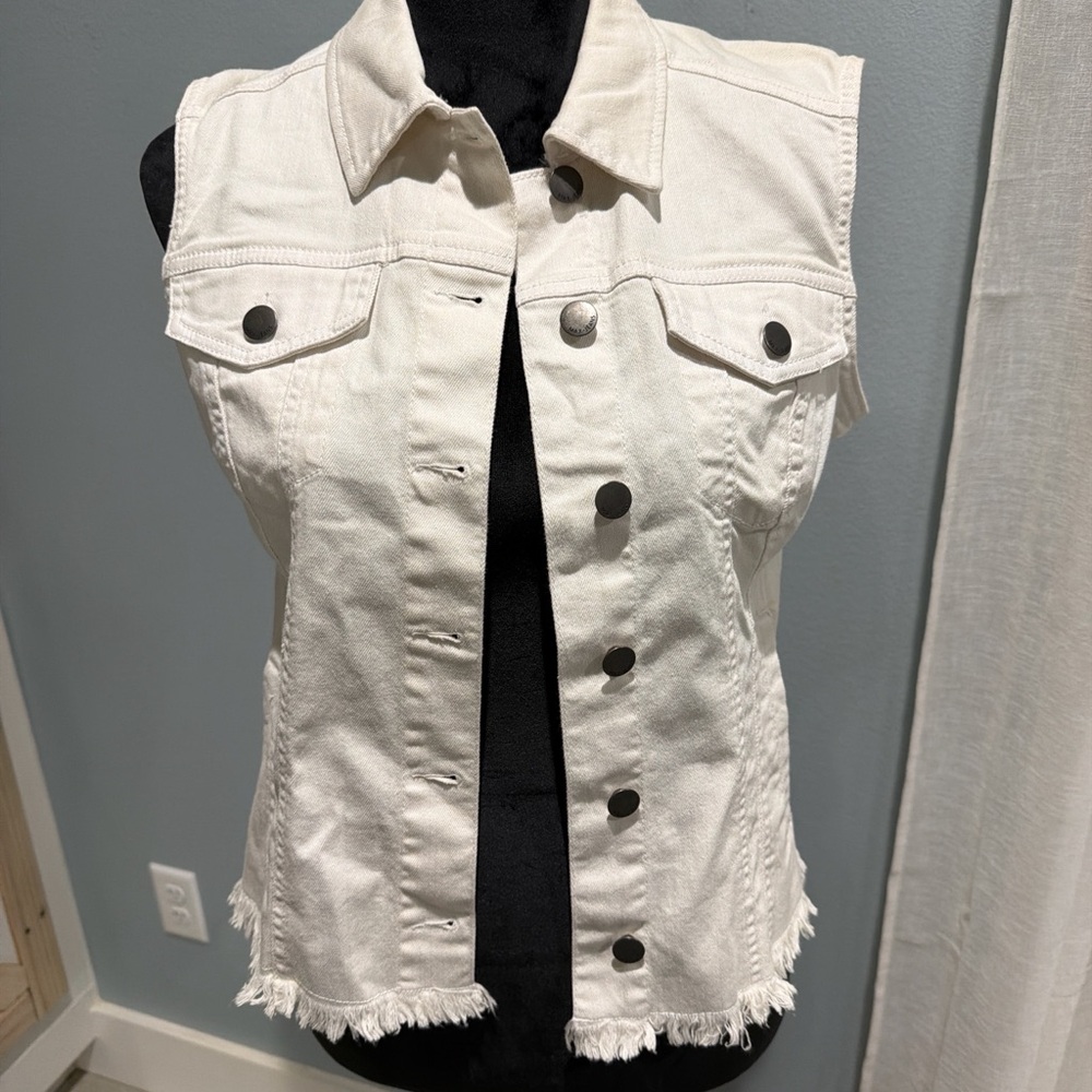 NWT Max Jeans White Summer Denim Jacket Vest Sleeveless Frayed Hem PTP 18